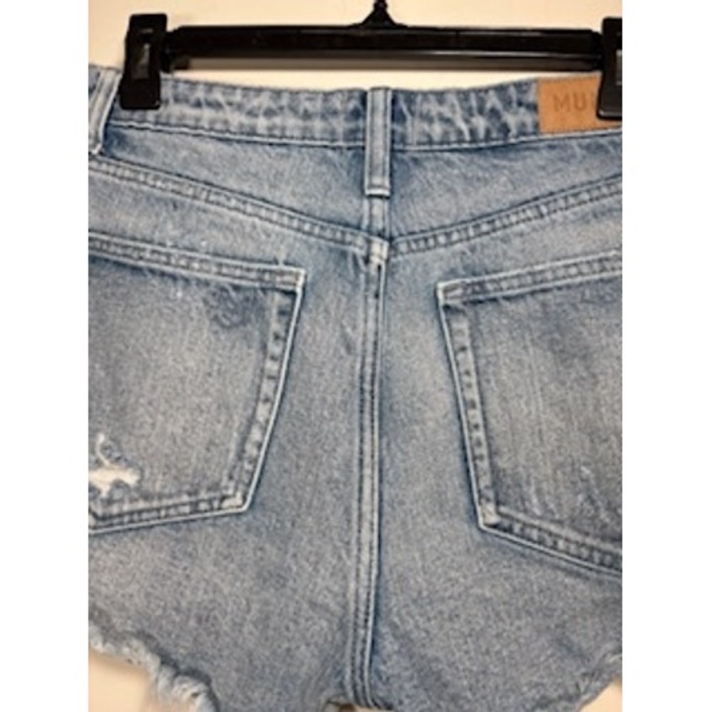 Show Me Your Mumu Arizona High Waisted Shorts Distressed Denim Size 28 Boho - Picture 4 of 6
